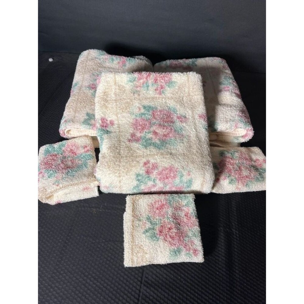 3 Vintage set of Floral 2 Bathe towels 3 Wash cloths